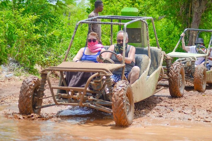 Enjoy with us this great adventure full of adrenaline and mud.
You will want to come back!
(Punta Cana)

